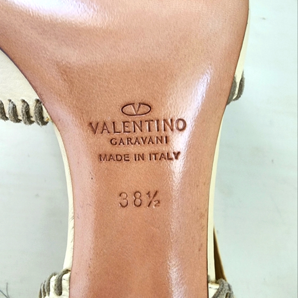 VALENTINO - Picture 13 of 16